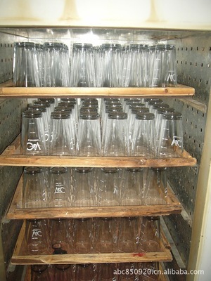 工廠直銷(xiāo)廣告促銷(xiāo) 創(chuàng)意不銹鋼套V形玻璃調(diào)酒杯